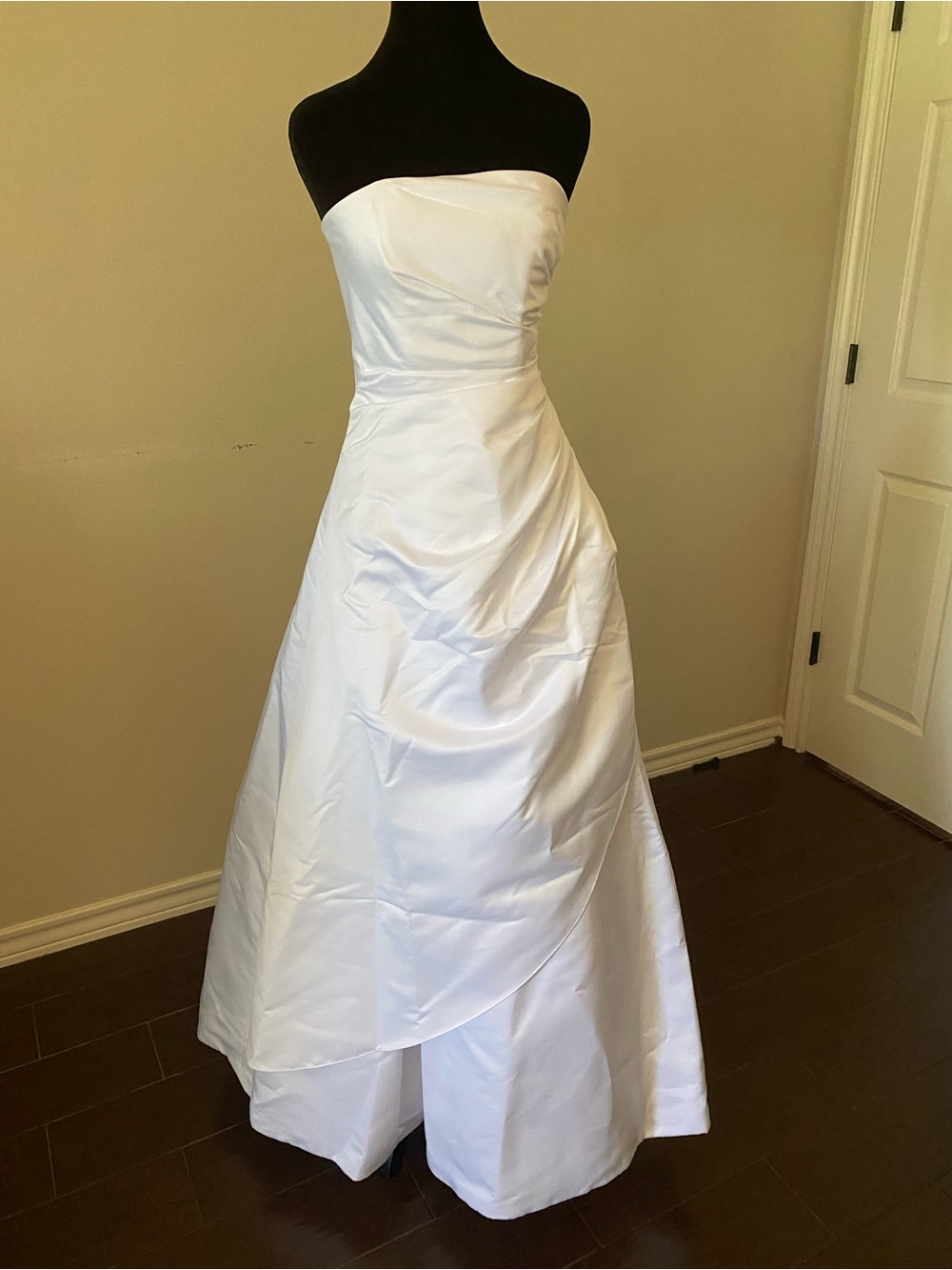 David's Bridal Michelangelo Wedding Dress, White Size 4